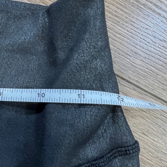 Alo Yoga High-Waist Moto Leggings Black Size Small Textured Athletic Athleisure - Picture 9 of 14